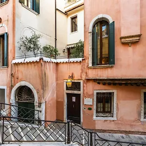 https://hotel-casa-verardo.hotelinveneto.com